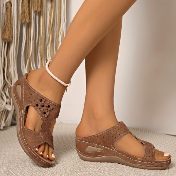 Women's Indoor Slippers with 5-Flower Breathable Design, Lightweight Shoes for All Seasons - Image 11