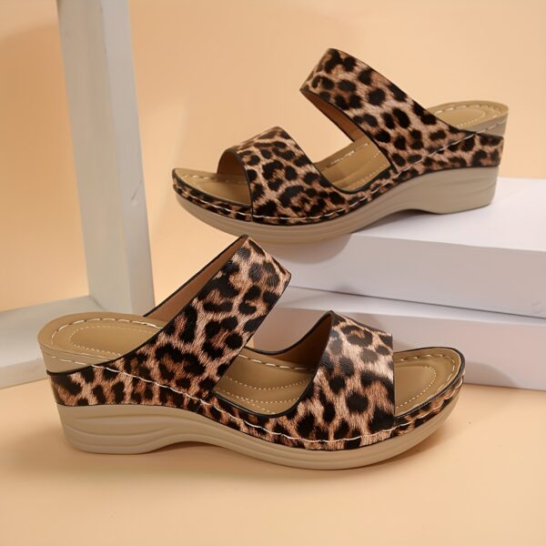 Stylish Women's Summer Slippers, Fashionable and Versatile Perfect for Beach and Pool Leisure - Image 5
