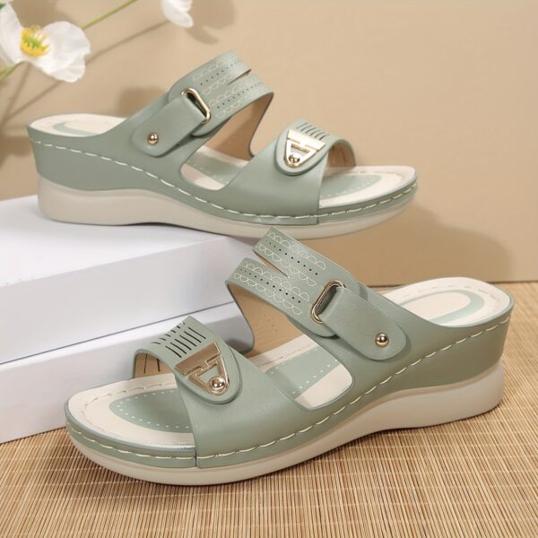 New Women's Hollow-Out Breathable Lightweight Slippers with Metal Buckle, 4-Season Indoor/Outdoor Beach Shoes for Summer 2025 - Image 10