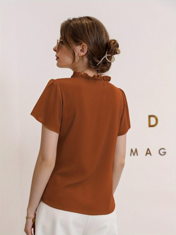 Shirt with Puff Sleeves And a Tie at The Neck - Image 8