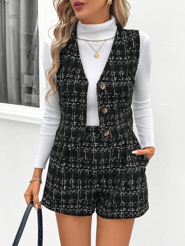 Stylish Oriented Women's Plaid Print Vest and Shorts Set