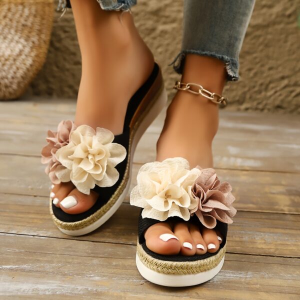 Stylish Women's Summer Casual Slippers, Comfortable Lightweight Beach Shoes, Thick-Soled Solid Color Lazy Shoes for Casual Attire - Image 3