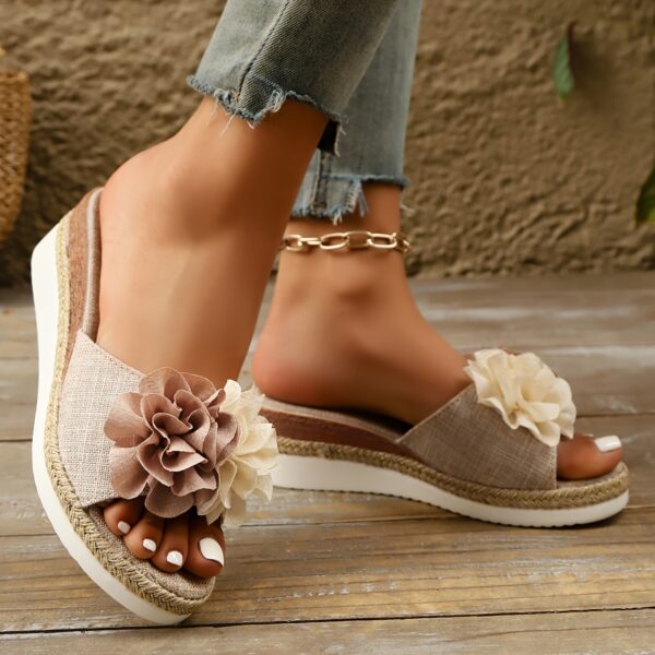 Stylish Women's Summer Casual Slippers, Comfortable Lightweight Beach Shoes, Thick-Soled Solid Color Lazy Shoes for Casual Attire - Image 5