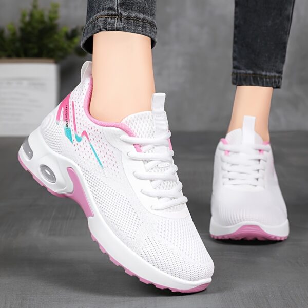 Women's lightweight and breathable knitted sports shoes with air cushion, made of soft and highly elastic fabric, comfortable for casual outdoor wear in all seasons. Women's sports shoes are suitable for wearing in all four seasons