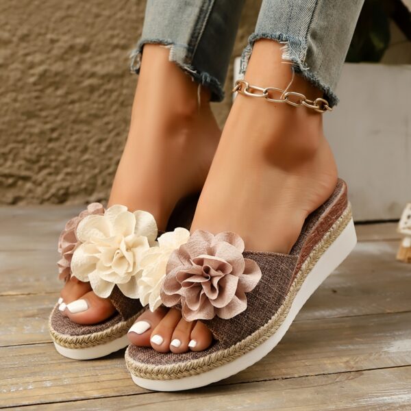Stylish Women's Summer Casual Slippers, Comfortable Lightweight Beach Shoes, Thick-Soled Solid Color Lazy Shoes for Casual Attire - Image 2