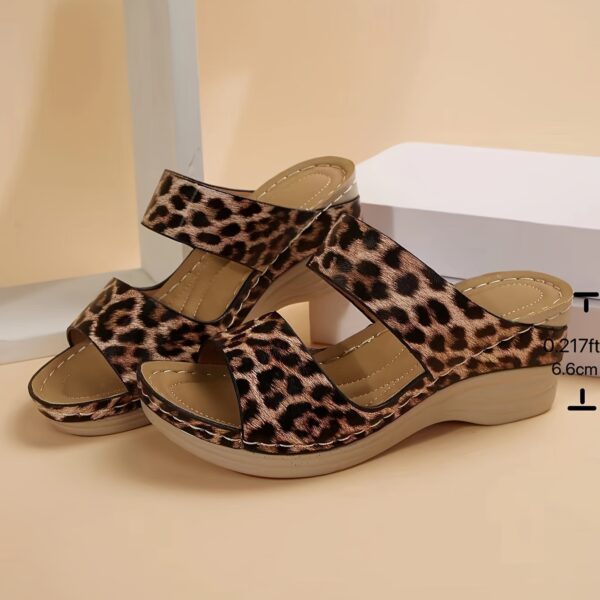 Stylish Women's Summer Slippers, Fashionable and Versatile Perfect for Beach and Pool Leisure - Image 6