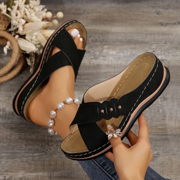 Women's Fashionable and Comfortable Slippers - Image 5