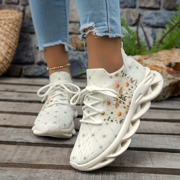 [Allseason Style] Women's Breathable Knit Sneakers - Casual Lace-Up Sneakers with Floral & Star Pattern, Lightweight Low-Top Design, EVA Sole, Fabric Upper, All-Season Comfort for Casual Attire