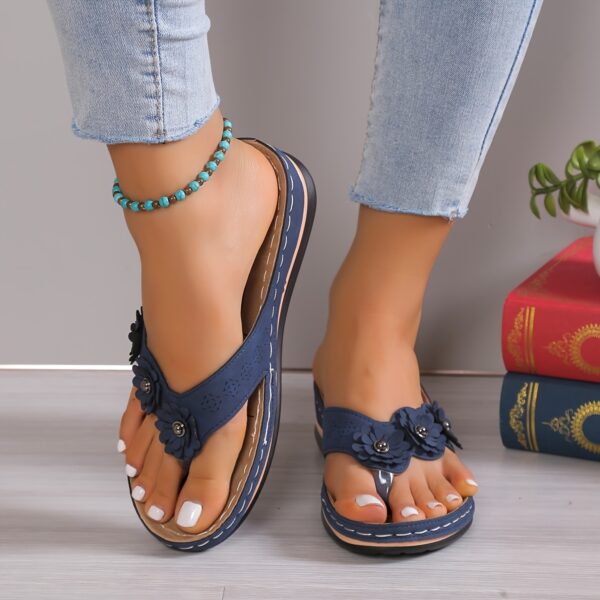 Women's Summer Thick-soled Split Flower Slippers White Women with Floral Decoration Sole Hand-sewn Lightweight Comfortable Fashion Sweet Elegant New Style Wedge Heel Thick Soles High Quality Platform Clog Slippers Zhuocai - Image 2