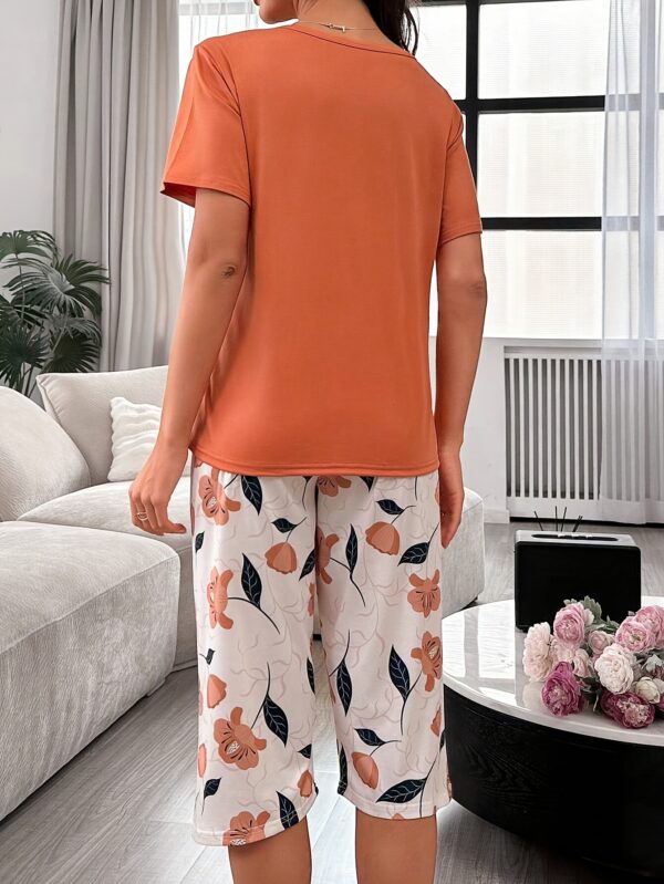 Women's Color Block Floral Print Short Sleeve Top and Seven-Eighth Pants Pajama Set - Image 4
