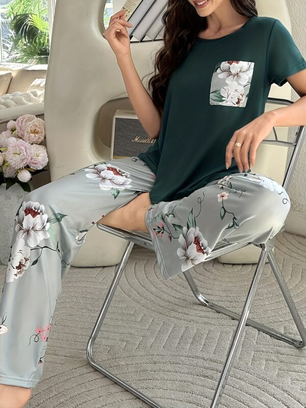 Women's Floral Print Casual Pajama Set, Short Sleeve Round Neck Top & Pants, Comfortable Relaxed Fit - Image 16