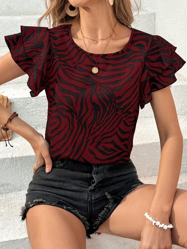 Elegant Short-Sleeved Top with Zebra Print, Perfect for Summer. - Image 4