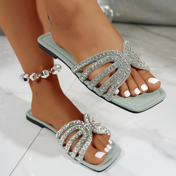 Versatile Fashionable Women's Summer Slippers for Indoor and Outdoor Wear - Image 7