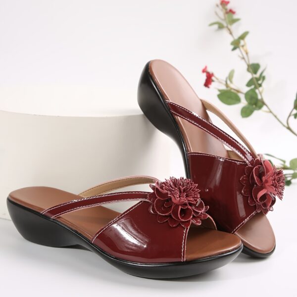 Women's Summer New Slip-on Slippers Versatile Outdoor Fashion Sandals - Image 2