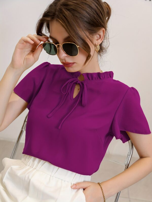 Shirt with Puff Sleeves And a Tie at The Neck - Image 5
