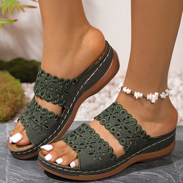Fashionable And Comfortable Summer Slippers for Women, Lightweight And Breathable Summer Shoes for Ladies. - Image 9
