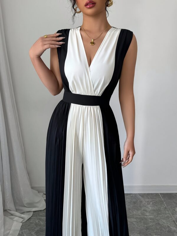 Women'S V-Neck Belted Wide-Leg Pleated Jumpsuit, Perfect for Casual Elegance in Commuting And Vacation Outfits. - Image 8