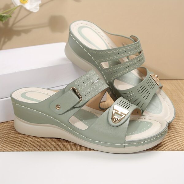 New Women's Hollow-Out Breathable Lightweight Slippers with Metal Buckle, 4-Season Indoor/Outdoor Beach Shoes for Summer 2025 - Image 8