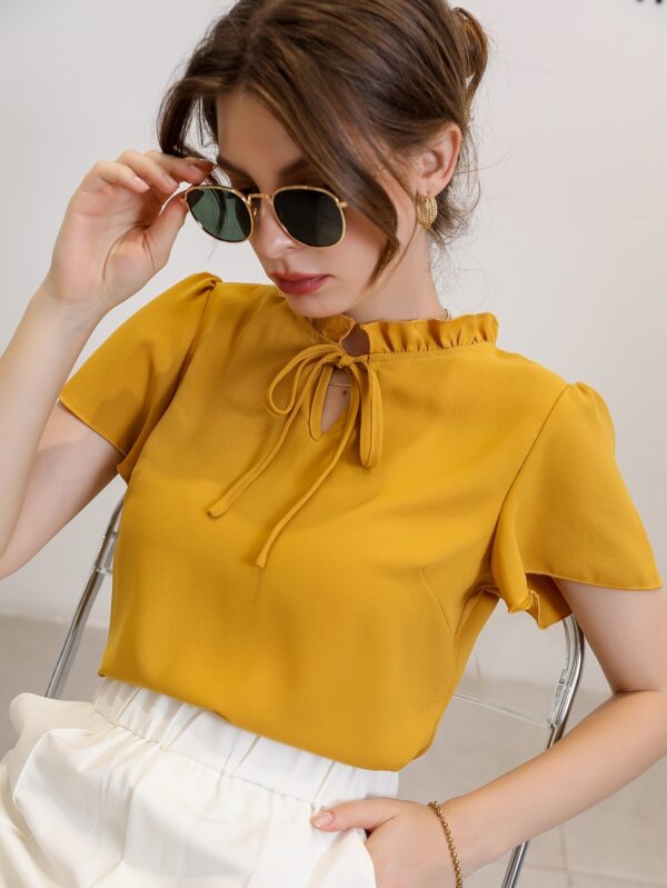 Shirt with Puff Sleeves And a Tie at The Neck - Image 6