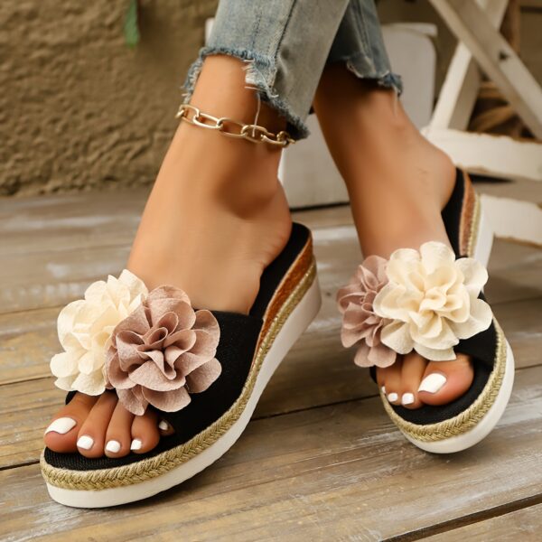 Stylish Women's Summer Casual Slippers, Comfortable Lightweight Beach Shoes, Thick-Soled Solid Color Lazy Shoes for Casual Attire - Image 6