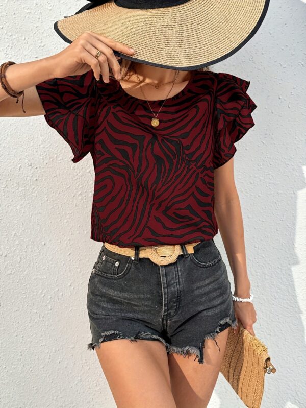 Elegant Short-Sleeved Top with Zebra Print, Perfect for Summer. - Image 5