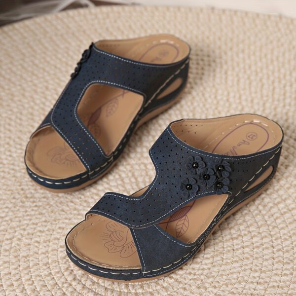 Women's Indoor Slippers with 5-Flower Breathable Design, Lightweight Shoes for All Seasons - Image 8