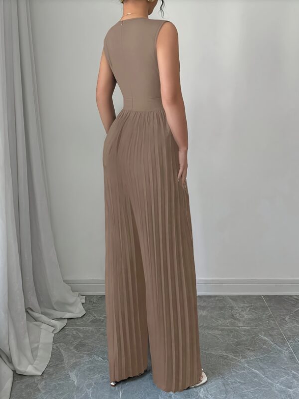 Elegant Two-Tone Pleated Jumpsuit - Sleeveless V-Neck, Long Length, Perfect for Night Outs & Casual Attire, Versatile Fashion | Stylish Jumpsuit | Elegant Jumpsuit - Image 5