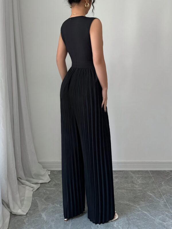 Women'S V-Neck Belted Wide-Leg Pleated Jumpsuit, Perfect for Casual Elegance in Commuting And Vacation Outfits. - Image 5
