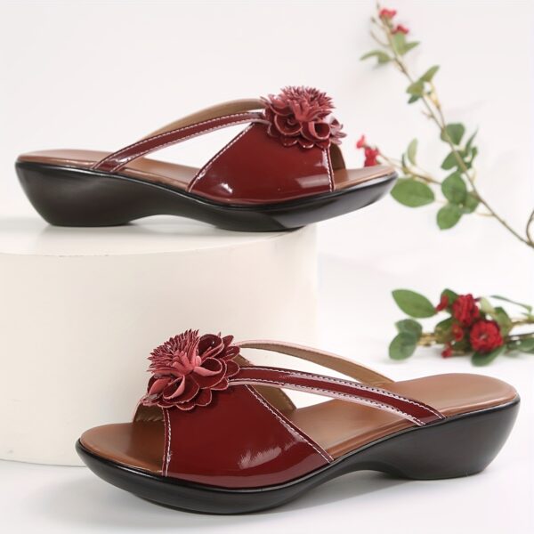 Women's Summer New Slip-on Slippers Versatile Outdoor Fashion Sandals - Image 5