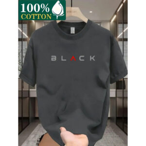 تيشيرت قطني 100% بقصة مريحة للجنسين بطباعة جرافيك "BLACK" الجريئة - ياقة دائرية، مناسب للرجال والنساء، قابل للغسل في الغسالة، راحة طوال الفصول، مقاسات حتى XZL62، تصميم أحادي اللون بسيط، نسيج مسامي
