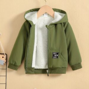 جاكيت الشتاء الدافئ: أناقة ودفء لصغارك!