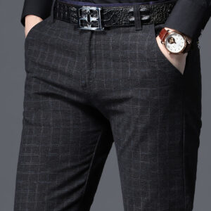 بنطال الأناقة والعملية: لمسة رجولية لا غنى عنها