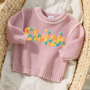 سويتر الأطفال المخصص: دفءٌ ولمسةٌ شخصية لا تُنسى!