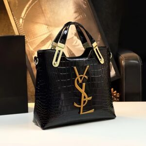 أناقة 2024 المتجددة: حقائب يد فاخرة بتصميمات عصرية ومتعددة الاستخدامات