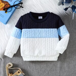 أناقة الصغار: سويت شيرت مخطط ومريح لموسم البرد