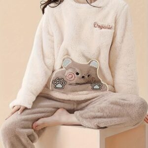 بيجاما الدب الكرتوني: دفء ونعومة لا تقاوم!