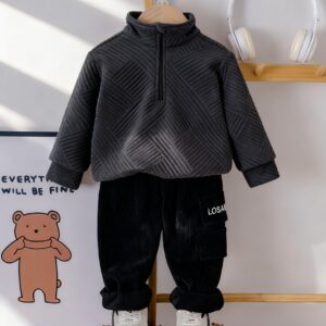 دفء الشتاء ومرح اللعب: طقم الأولاد المريح ثنائي القطع!