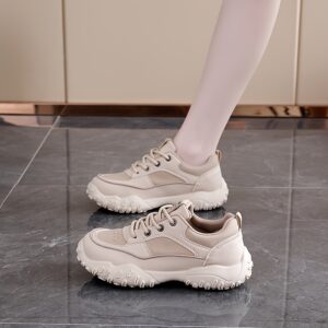 أناقة وراحة بلا حدود: حذاء البلاتفورم العصري لكل يوم!