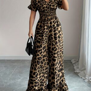 أناقة عصرية لا تضاهى: جمبسوت نسائي بطبعة الفهد بقصة واسعة وأكمام منتفخة