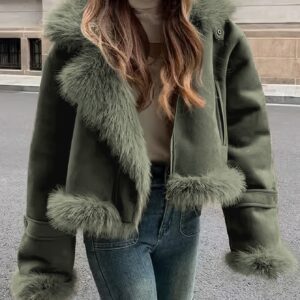 معطف نسائي زيتي فاخر بياقة فرو صناعي – أناقة لا تقاوم لكل المواسم