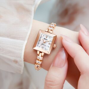ساعة MeiBin النسائية الكوارتز المربعة: لمسة فخامة ذهبية وردية تليق بكِ