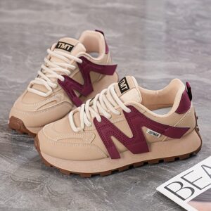 تألقي براحة لا مثيل لها: حذاء رياضي عصري لكل يوم