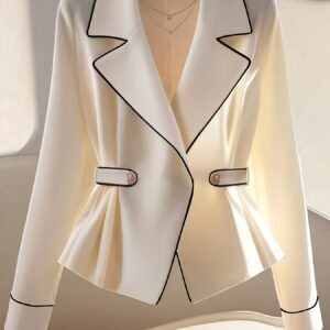 اكتشفي الأناقة العصرية: بليزر نسائي بلون المشمشي مع حزام - مثالي لإطلالات الربيع والخريف الرسمية والكاجوال الأنيقة