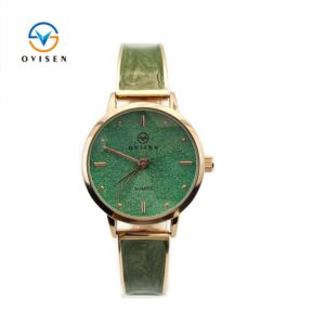 ساعة نسائية زرقاء بتصميم مرآة ساحر: أناقة عصرية تليق بكِ!