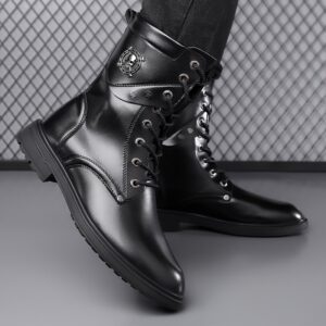 انطلق بثقة وأناقة: حذاء الدراجات النارية الرجالي الفاخر