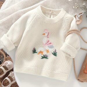 كنزة البطة المدللة: دفء الشتاء بلمسة حنان!