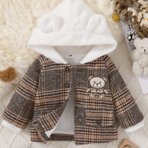 جاكيت الدب اللطيف: دفء وأناقة لكل مغامرات الشتاء!