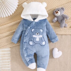 دفء الشتاء وعناق الدب اللطيف لصغيرك!