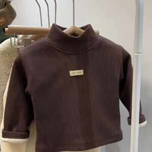 سويت شيرت الدفء العصري: أناقة أولادك في الشتاء!