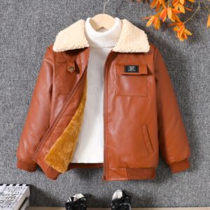 جاكيت الأبطال الصغار: أناقة، دفء، ومغامرات لا تتوقف!